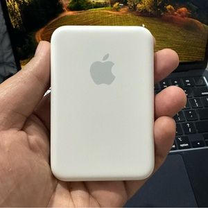 Apple Magsafe Battery Pack